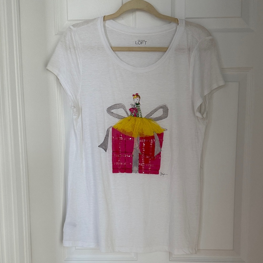 Loft novelty T-shirt, size large. White.